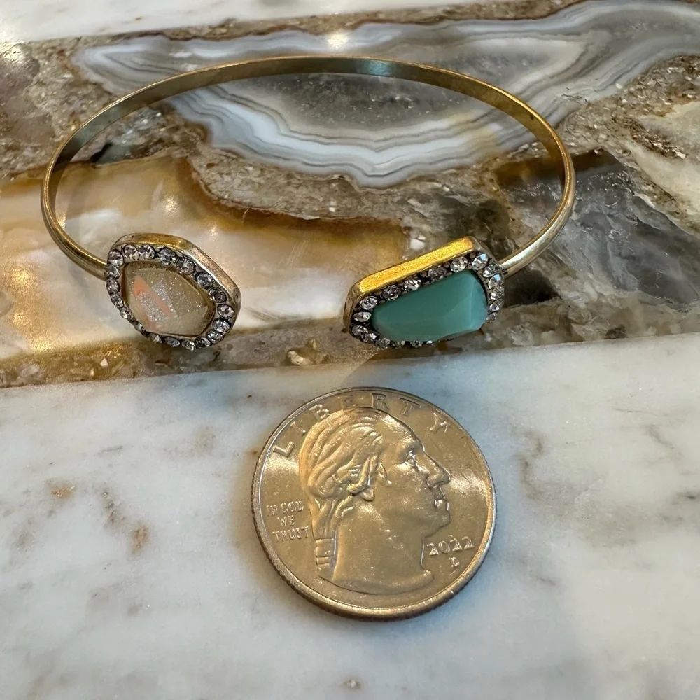 3067 Chic Gold Tone and Turquoise Colored Women's Bracelet